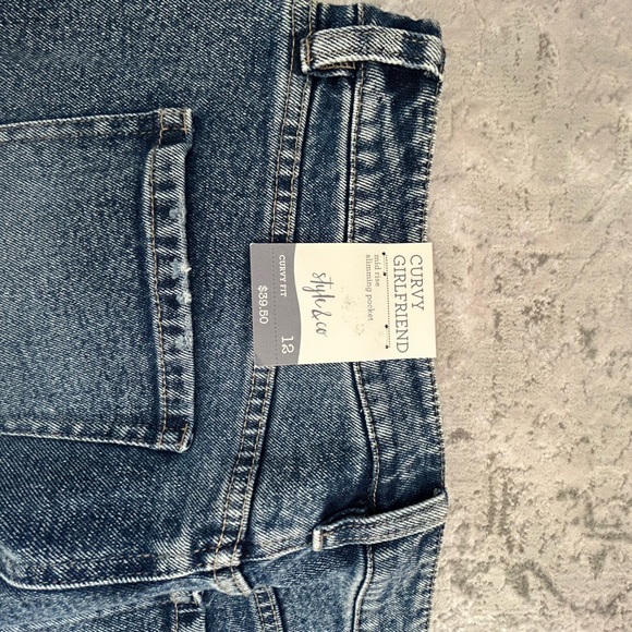 Style&Co Curvy Girlfriend Jeans - Picture 7 of 8